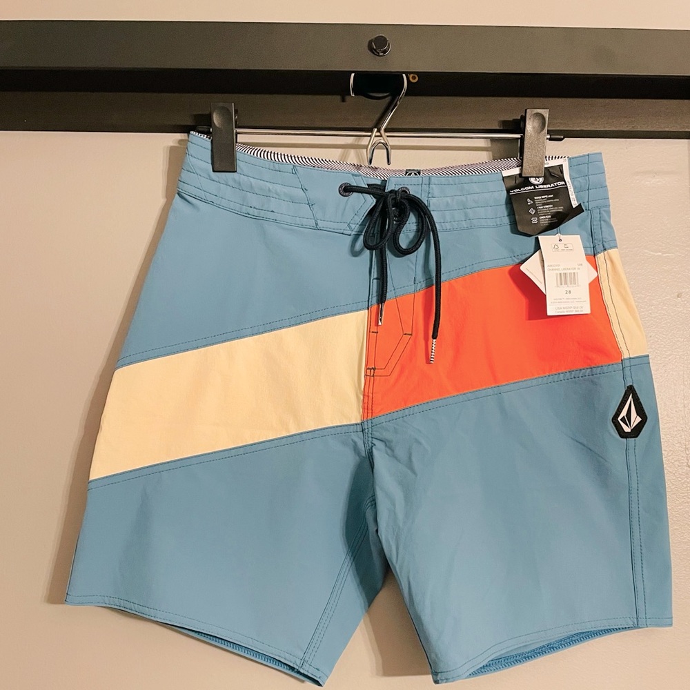 New with tags Volcom men’s board shorts
